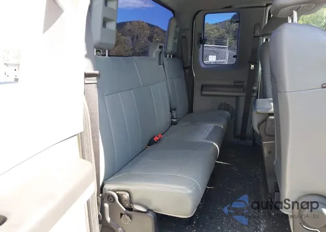 2011 Ford F-250 Xl z USA, uszkodzony, nr VIN 1FT7X2BT4BEC90939